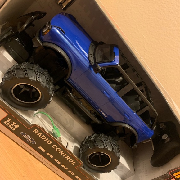 New Bright Toys New Bright 14 221 Ford Bronco Remote Control Truck